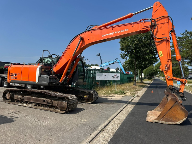 Hitachi ZAXIS ZX250LC-3 *FULL HYDR* - 25.6 T - QUICK HITCH - ISUZU - CE - BE MACHINE - GOOD CONDITION - Lánctalpas kotró: 1 kép. Hitachi ZAXIS ZX250LC-3 *FULL HYDR* - 25.6 T - QUICK HITCH - ISUZU - CE - BE MACHINE - GOOD CONDITION - Lánctalpas kotró: 1 kép.