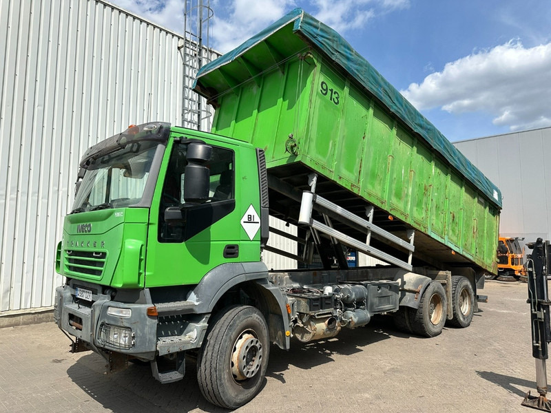 Iveco TRAKKER 310 6x4 STEEL TIPPER / KIPPER - MANUAL ZF - BIG AXLES / HUB REDUCTION - STEEL SPRING - Billenőplatós teherautó: 1 kép. Iveco TRAKKER 310 6x4 STEEL TIPPER / KIPPER - MANUAL ZF - BIG AXLES / HUB REDUCTION - STEEL SPRING - Billenőplatós teherautó: 1 kép.