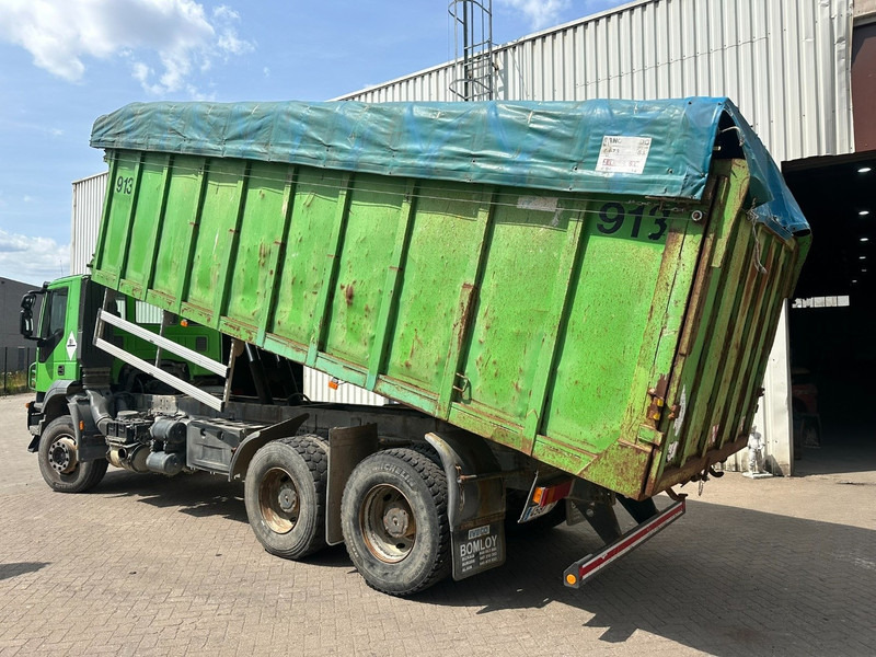 Iveco TRAKKER 310 6x4 STEEL TIPPER / KIPPER - MANUAL ZF - BIG AXLES / HUB REDUCTION - STEEL SPRING - Billenőplatós teherautó: 5 kép. Iveco TRAKKER 310 6x4 STEEL TIPPER / KIPPER - MANUAL ZF - BIG AXLES / HUB REDUCTION - STEEL SPRING - Billenőplatós teherautó: 5 kép.