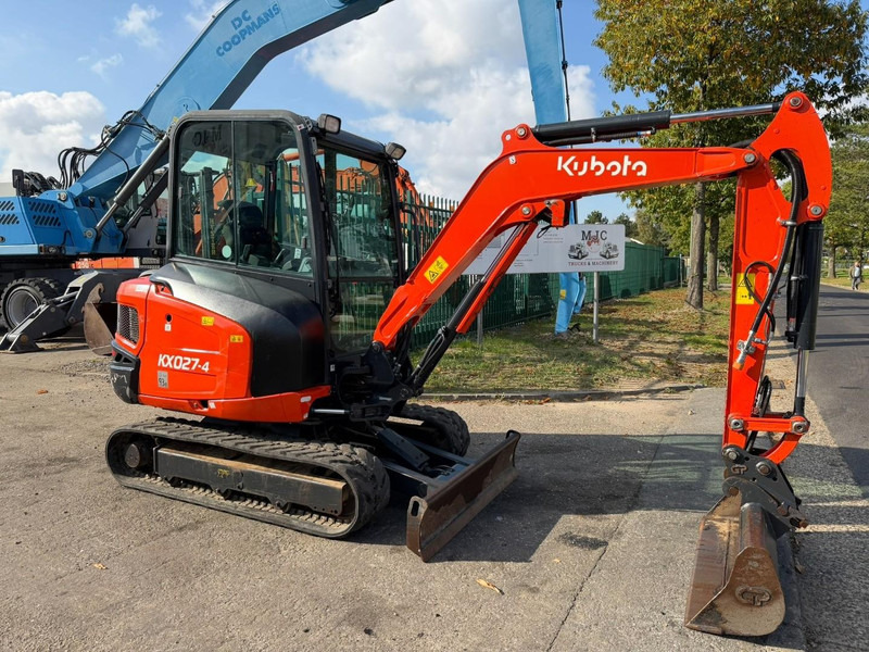 Kubota KX027-4 HAMMER LINES - *1860h* - HYDR QUICKHITCH - BLADE - CE - BE MACHINE - Minikotró: 1 kép. Kubota KX027-4 HAMMER LINES - *1860h* - HYDR QUICKHITCH - BLADE - CE - BE MACHINE - Minikotró: 1 kép.