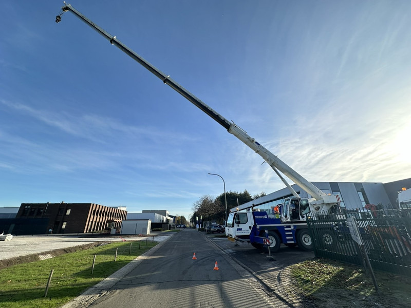 Liebherr LTM 1050-3.1 50T - 38M - 6x4x6 - 45.000km 7527h - TELMA - CE - TOP CONDITION - BE MACHINE - Terepjáró autódaru: 5 kép. Liebherr LTM 1050-3.1 50T - 38M - 6x4x6 - 45.000km 7527h - TELMA - CE - TOP CONDITION - BE MACHINE - Terepjáró autódaru: 5 kép.