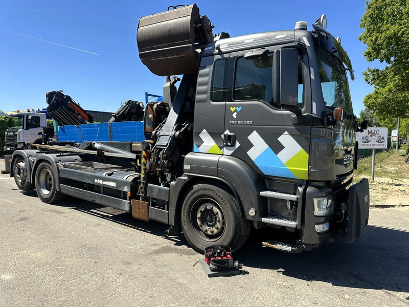 MAN TGS 26.320 6X2-4 BL EEV + CRANE EPSILON Q170Z95TR + GRABBER - LIFT/STEERING AXLE - *266.000km* - NL TRUCK - Horgos rakodó teherautó, Darus autó: 2 kép. MAN TGS 26.320 6X2-4 BL EEV + CRANE EPSILON Q170Z95TR + GRABBER - LIFT/STEERING AXLE - *266.000km* - NL TRUCK - Horgos rakodó teherautó, Darus autó: 2 kép.