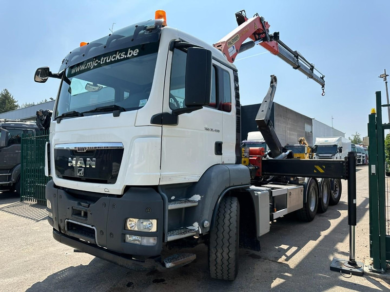 MAN TGS 35.400 8x4 TRIDEM HOOKLIFT T22 + CRANE PALFINGER PK 18001 EH + RADIO - EURO 5 - LIFT/STEERING AXLE - BE TRUCK - Horgos rakodó teherautó, Darus autó: 2 kép. MAN TGS 35.400 8x4 TRIDEM HOOKLIFT T22 + CRANE PALFINGER PK 18001 EH + RADIO - EURO 5 - LIFT/STEERING AXLE - BE TRUCK - Horgos rakodó teherautó, Darus autó: 2 kép.