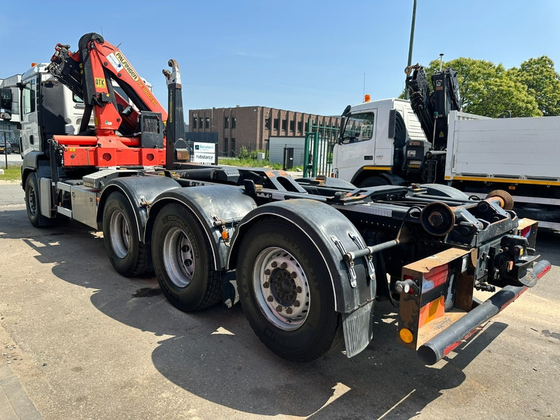 MAN TGS 35.400 8x4 TRIDEM HOOKLIFT T22 + CRANE PALFINGER PK 18001 EH + RADIO - EURO 5 - LIFT/STEERING AXLE - BE TRUCK - Horgos rakodó teherautó, Darus autó: 5 kép. MAN TGS 35.400 8x4 TRIDEM HOOKLIFT T22 + CRANE PALFINGER PK 18001 EH + RADIO - EURO 5 - LIFT/STEERING AXLE - BE TRUCK - Horgos rakodó teherautó, Darus autó: 5 kép.
