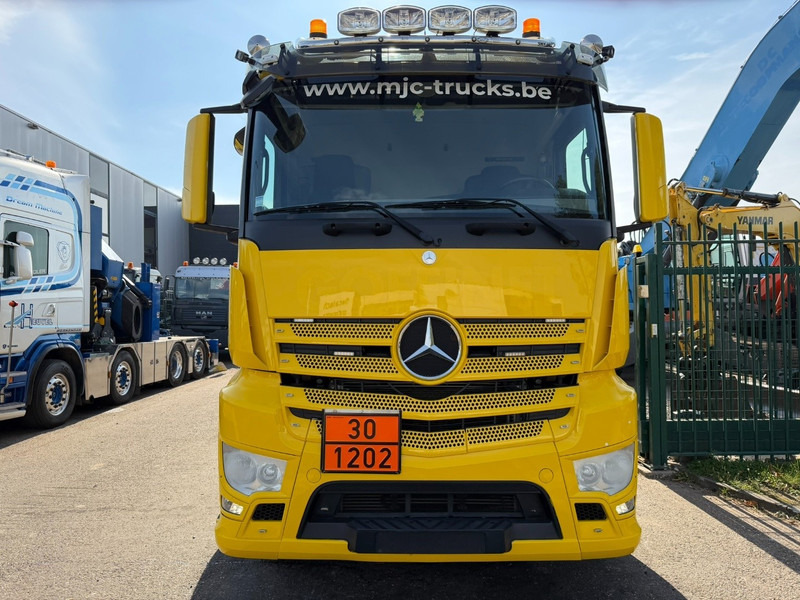 Mercedes-Benz ANTOS 2632 6x2 FUEL TANKER 16.000L - 4 COMP - DIESEL / PETROL - RETARDER - EURO 6 - LIFT / STEERING AXLE - *FULL AIR* - BE TRUCK - Tartályos teherautó: 2 kép. Mercedes-Benz ANTOS 2632 6x2 FUEL TANKER 16.000L - 4 COMP - DIESEL / PETROL - RETARDER - EURO 6 - LIFT / STEERING AXLE - *FULL AIR* - BE TRUCK - Tartályos teherautó: 2 kép.