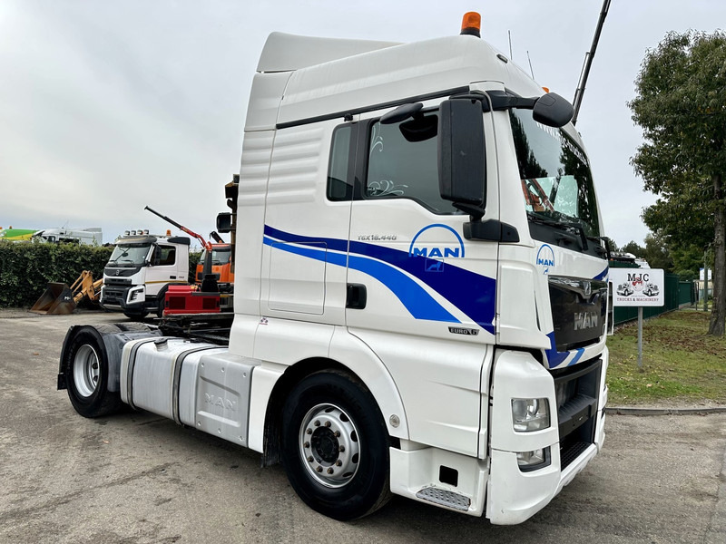 MAN TGX 18.440 RETARDER - PTO HYDR - FRIGO - SPOILERS - EURO 6 - CAMERA - AUTO - BE TRUCK - Nyergesvontató: 1 kép. MAN TGX 18.440 RETARDER - PTO HYDR - FRIGO - SPOILERS - EURO 6 - CAMERA - AUTO - BE TRUCK - Nyergesvontató: 1 kép.