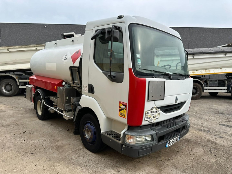 Renault MIDLUM 150 FUEL TANKER / CITERNE MAZOUT - 6500L - 3 COMPARTIMENTS - *ENGINE PROBLEM* - Tartályos teherautó: 2 kép. Renault MIDLUM 150 FUEL TANKER / CITERNE MAZOUT - 6500L - 3 COMPARTIMENTS - *ENGINE PROBLEM* - Tartályos teherautó: 2 kép.