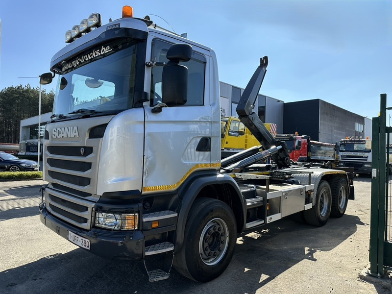 Scania G450 6x4 HOOKLIFT / HAAKSYSTEEM AJK 20T - 5760mm - 3m90 WB - HUB REDUCTION / STEEL SUSPENSION - EURO 6 - BE TRUCK - Horgos rakodó teherautó: 3 kép. Scania G450 6x4 HOOKLIFT / HAAKSYSTEEM AJK 20T - 5760mm - 3m90 WB - HUB REDUCTION / STEEL SUSPENSION - EURO 6 - BE TRUCK - Horgos rakodó teherautó: 3 kép.