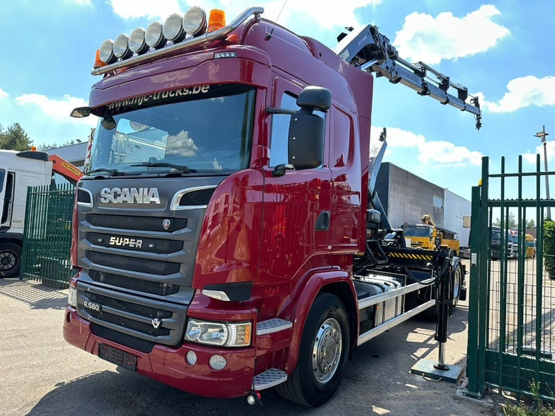 Scania R580 6X2 V8 HOOKLIFT + CRANE HIAB 211 E-4 HIPRO - ROTATOR - RETARDER - ALCOA ALU - RADIO - NL TRUCK - Horgos rakodó teherautó, Darus autó: 3 kép. Scania R580 6X2 V8 HOOKLIFT + CRANE HIAB 211 E-4 HIPRO - ROTATOR - RETARDER - ALCOA ALU - RADIO - NL TRUCK - Horgos rakodó teherautó, Darus autó: 3 kép.