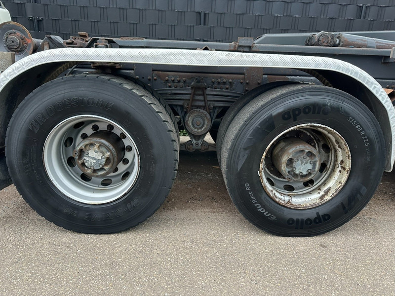 Volvo FH 400 6X4 HOOKLIFT AJK NHS20-5430 - STEEL SPRING / HUB REDUCTION - I SHIFT - BE TRUCK - Horgos rakodó teherautó: 5 kép. Volvo FH 400 6X4 HOOKLIFT AJK NHS20-5430 - STEEL SPRING / HUB REDUCTION - I SHIFT - BE TRUCK - Horgos rakodó teherautó: 5 kép.