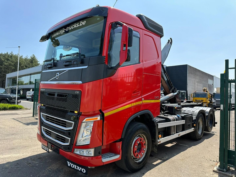 Volvo FH 540 6x4 HOOKLIFT 20T - RETARDER - LIFT AXLE - I-park Cool - SLEEPERCAB - E6 - BE TRUCK - Horgos rakodó teherautó: 3 kép. Volvo FH 540 6x4 HOOKLIFT 20T - RETARDER - LIFT AXLE - I-park Cool - SLEEPERCAB - E6 - BE TRUCK - Horgos rakodó teherautó: 3 kép.