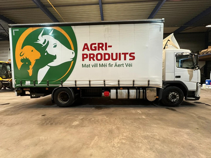 Volvo FM 330 4x2 BOX 7m x 2m48 x 2m75 - 542.000km - EURO 5 - I SHIFT - 19T - A/C - LARGE TAILLIFT - Ponyvás teherautó: 4 kép. Volvo FM 330 4x2 BOX 7m x 2m48 x 2m75 - 542.000km - EURO 5 - I SHIFT - 19T - A/C - LARGE TAILLIFT - Ponyvás teherautó: 4 kép.