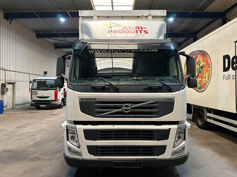 Volvo FM 330 4x2 BOX 7m x 2m48 x 2m75 - 542.000km - EURO 5 - I SHIFT - 19T - A/C - LARGE TAILLIFT - Ponyvás teherautó: 2 kép. Volvo FM 330 4x2 BOX 7m x 2m48 x 2m75 - 542.000km - EURO 5 - I SHIFT - 19T - A/C - LARGE TAILLIFT - Ponyvás teherautó: 2 kép.