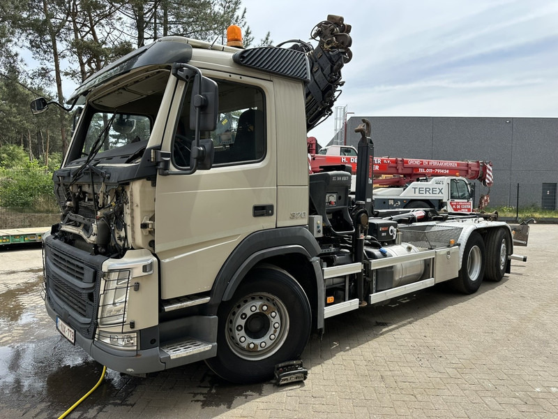 Volvo FM 370 6x2 HOOKLIFT 21T + CRANE HIAB 144 E-4 HIDUO - ENGINE / GEARBOX OK - CHASSIS OK - RUNNING + DRIVING - BE TRUCK - Horgos rakodó teherautó, Darus autó: 4 kép. Volvo FM 370 6x2 HOOKLIFT 21T + CRANE HIAB 144 E-4 HIDUO - ENGINE / GEARBOX OK - CHASSIS OK - RUNNING + DRIVING - BE TRUCK - Horgos rakodó teherautó, Darus autó: 4 kép.