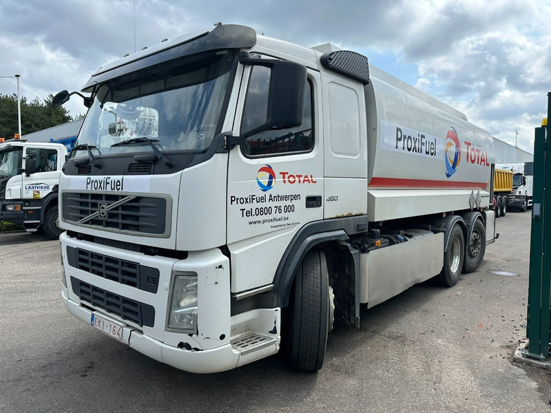 Volvo FM 450 6x2 19.000L - 5 COMP. FUEL TANKER / CITERNE - LIFT + STEERING AXLE - EURO 5 - - Tartályos teherautó: 3 kép. Volvo FM 450 6x2 19.000L - 5 COMP. FUEL TANKER / CITERNE - LIFT + STEERING AXLE - EURO 5 - - Tartályos teherautó: 3 kép.