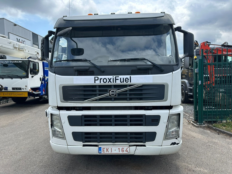 Volvo FM 450 6x2 19.000L - 5 COMP. FUEL TANKER / CITERNE - LIFT + STEERING AXLE - EURO 5 - - Tartályos teherautó: 2 kép. Volvo FM 450 6x2 19.000L - 5 COMP. FUEL TANKER / CITERNE - LIFT + STEERING AXLE - EURO 5 - - Tartályos teherautó: 2 kép.