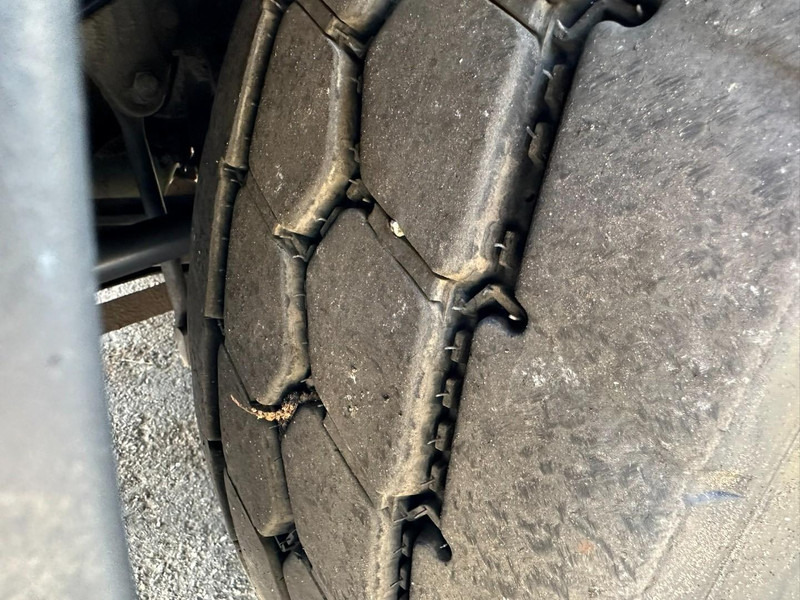 Platós teherautó, Darus autó Volvo FMX 330 8x4 TRIDEM PRITSCHE + KRAN EFFER 265 / 6S - PLATFORM 7m50 - EURO 6 - RADIO - *473.000km* - TÜV 05/2026 - BE TRUCK: 20 kép.