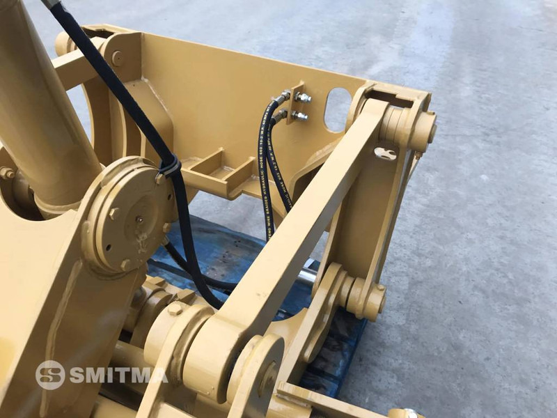 Cat 140K - Adapterek - Építőipari gépek: 4 kép. Cat 140K - Adapterek - Építőipari gépek: 4 kép.
