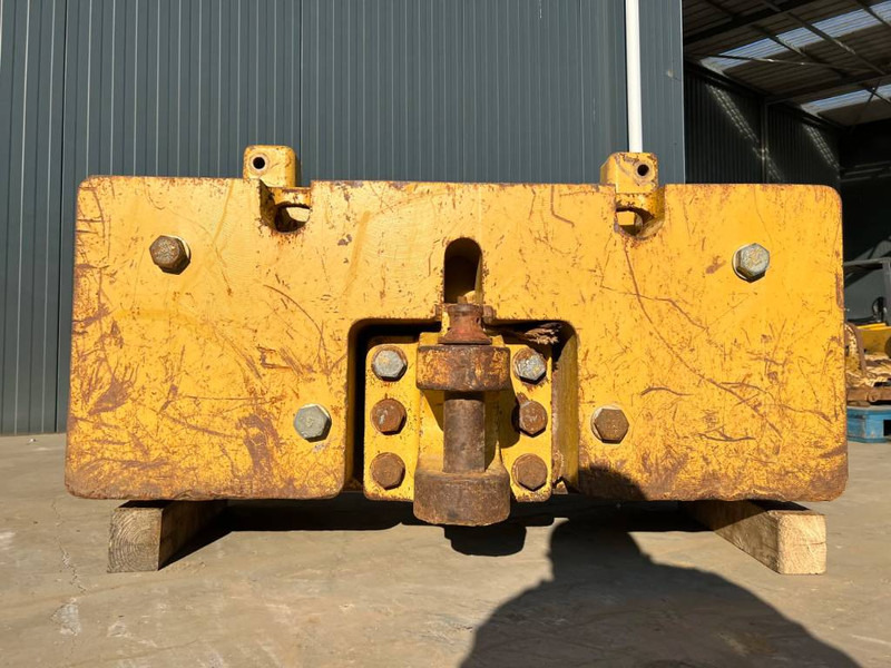 Cat D8R / D8T - Adapterek - Építőipari gépek: 2 kép. Cat D8R / D8T - Adapterek - Építőipari gépek: 2 kép.