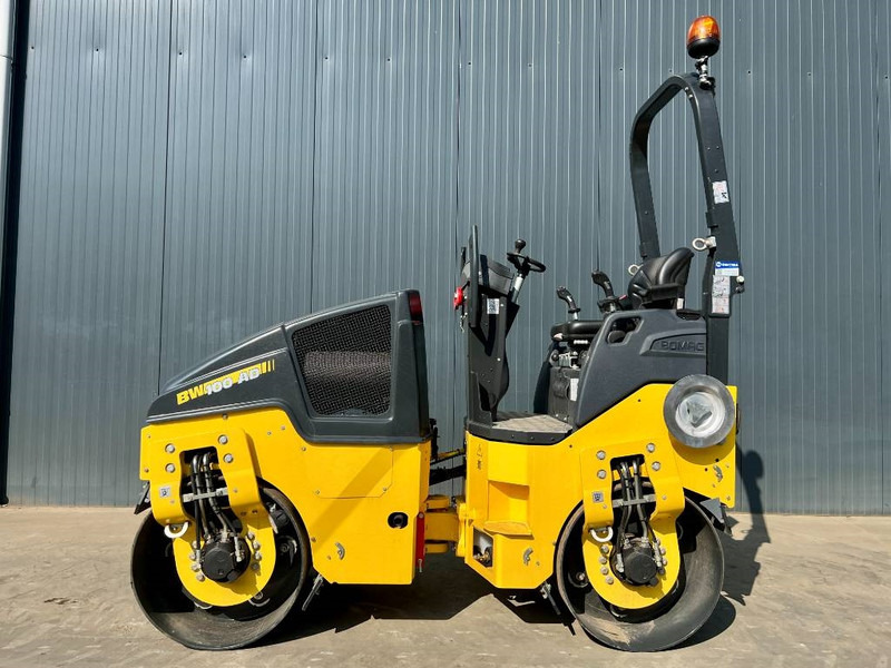 Bomag BW100 AD-5 - Henger: 2 kép. Bomag BW100 AD-5 - Henger: 2 kép.
