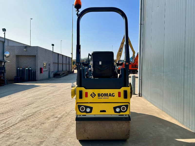 Bomag BW100 AD-5 - NEW - Henger: 4 kép. Bomag BW100 AD-5 - NEW - Henger: 4 kép.
