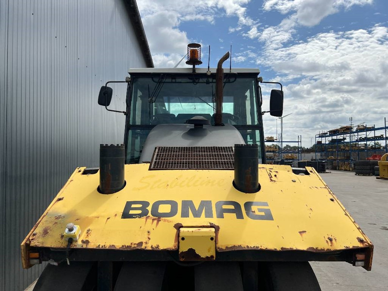 Bomag BW24R - Pneumatikus henger: 5 kép. Bomag BW24R - Pneumatikus henger: 5 kép.