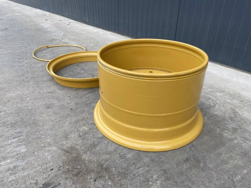 Cat 140H / 140M / 140K / 160H / 160M Rim - Gumiabroncsok és felnik - Építőipari gépek: 5 kép. Cat 140H / 140M / 140K / 160H / 160M Rim - Gumiabroncsok és felnik - Építőipari gépek: 5 kép.