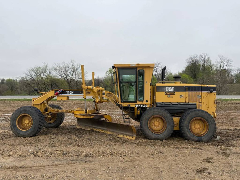 Cat 140H - Gréder: 2 kép. Cat 140H - Gréder: 2 kép.