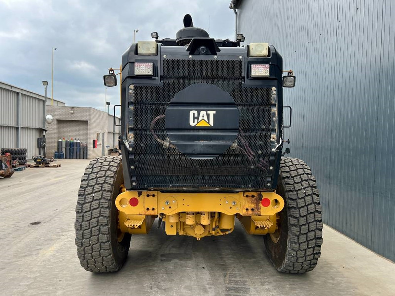 Cat 140M2 AWD - Gréder: 3 kép. Cat 140M2 AWD - Gréder: 3 kép.