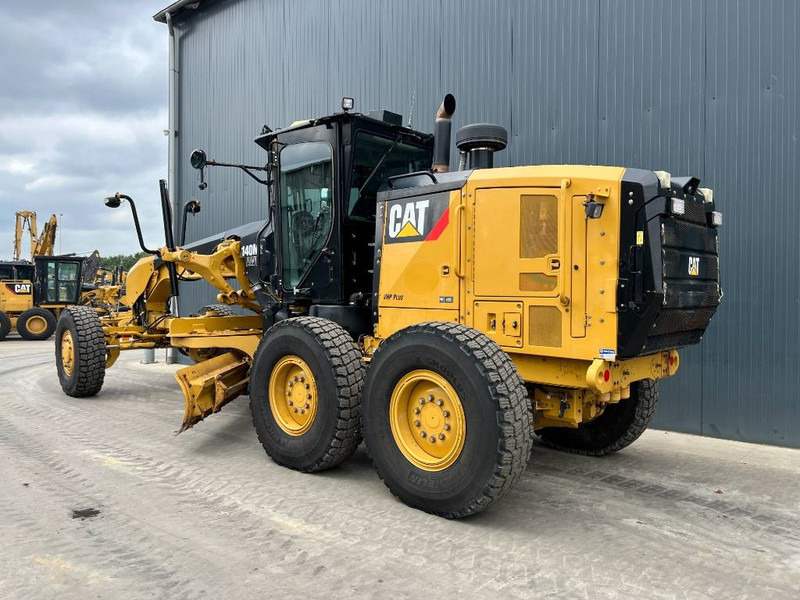 Cat 140M2 AWD - Gréder: 4 kép. Cat 140M2 AWD - Gréder: 4 kép.