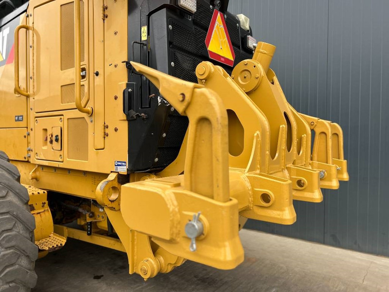 Cat 140M2 AWD - Gréder: 5 kép. Cat 140M2 AWD - Gréder: 5 kép.