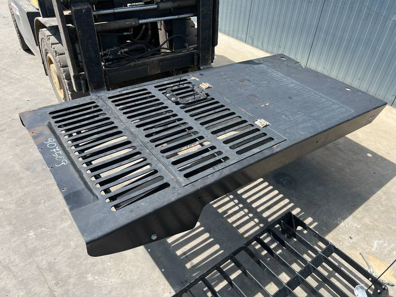 Cat 313E / 320F / 323E / 325F / 329E / 330F / 336E / 3 - Fülke és belső tér - Építőipari gépek: 1 kép. Cat 313E / 320F / 323E / 325F / 329E / 330F / 336E / 3 - Fülke és belső tér - Építőipari gépek: 1 kép.