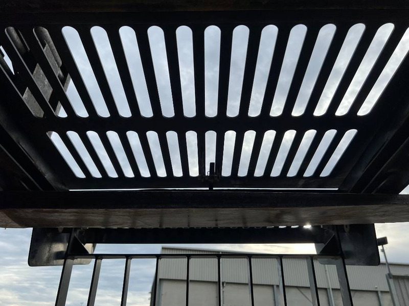 Cat 313E / 320F / 323E / 325F / 329E / 330F / 336E / 3 - Fülke és belső tér - Építőipari gépek: 5 kép. Cat 313E / 320F / 323E / 325F / 329E / 330F / 336E / 3 - Fülke és belső tér - Építőipari gépek: 5 kép.