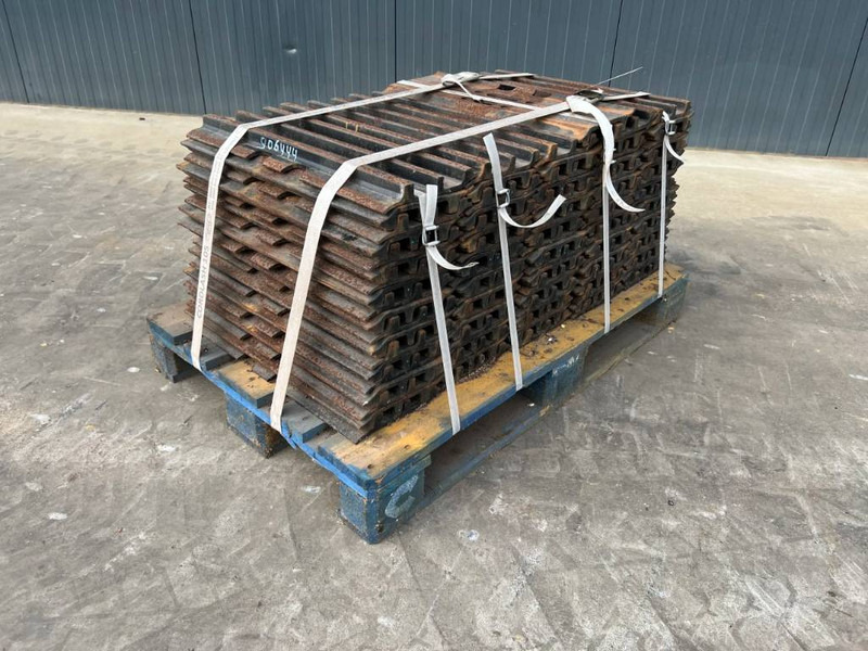 Cat 320D / 323D 3 Grouser 600mm - Keret/ Alváz - Építőipari gépek: 1 kép. Cat 320D / 323D 3 Grouser 600mm - Keret/ Alváz - Építőipari gépek: 1 kép.