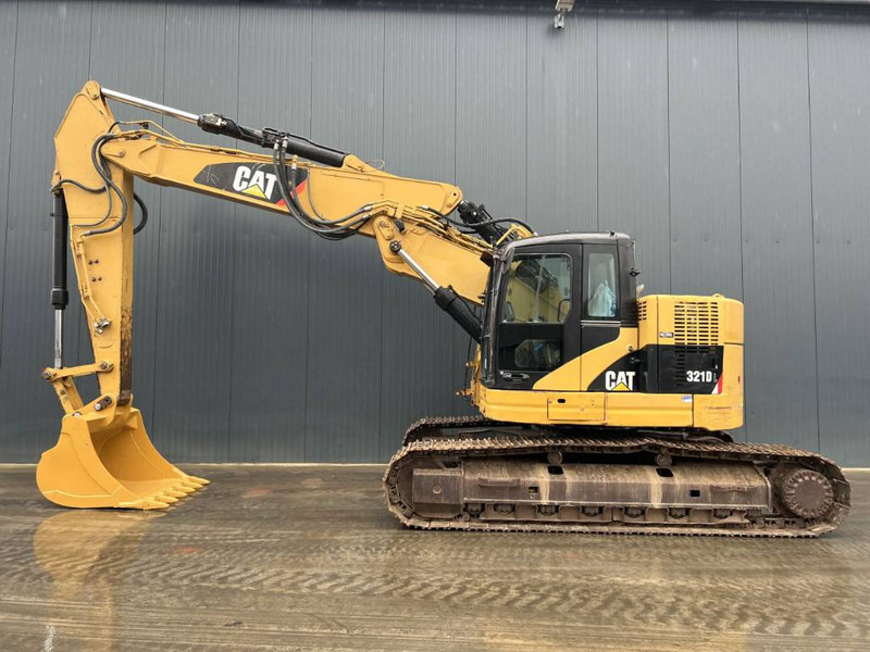 Cat 321D LCR - Lánctalpas kotró: 2 kép. Cat 321D LCR - Lánctalpas kotró: 2 kép.