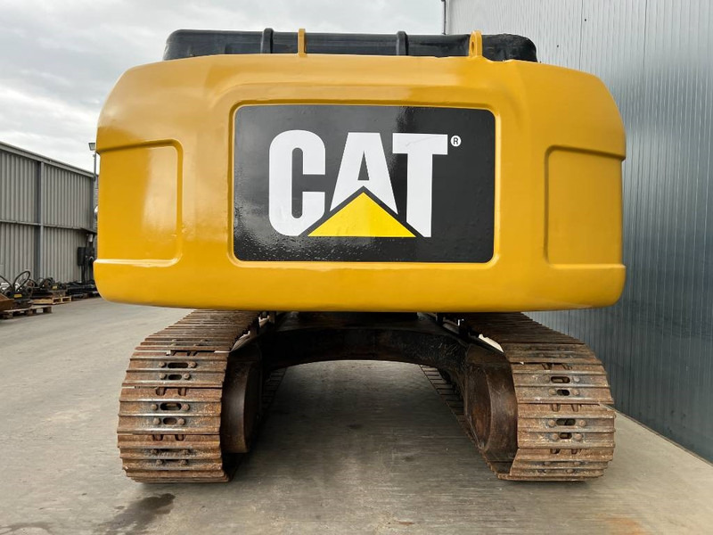 Cat 323D LN - Lánctalpas kotró: 4 kép. Cat 323D LN - Lánctalpas kotró: 4 kép.