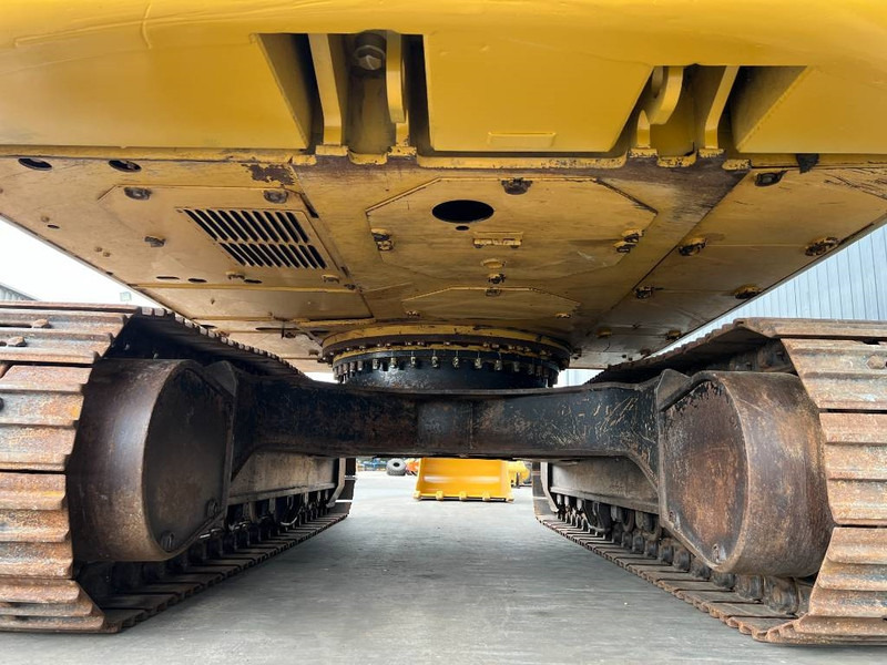 Cat 323D LN - Lánctalpas kotró: 5 kép. Cat 323D LN - Lánctalpas kotró: 5 kép.