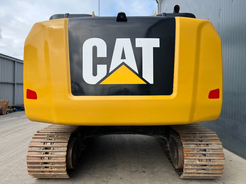 Cat 323F L - Lánctalpas kotró: 4 kép. Cat 323F L - Lánctalpas kotró: 4 kép.