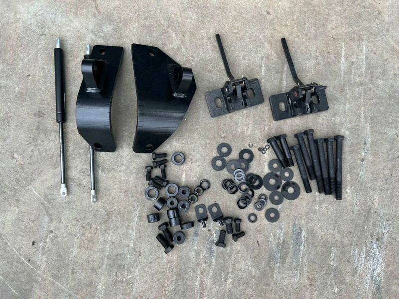 Cat 324D Guard - Fülke és belső tér - Építőipari gépek: 3 kép. Cat 324D Guard - Fülke és belső tér - Építőipari gépek: 3 kép.