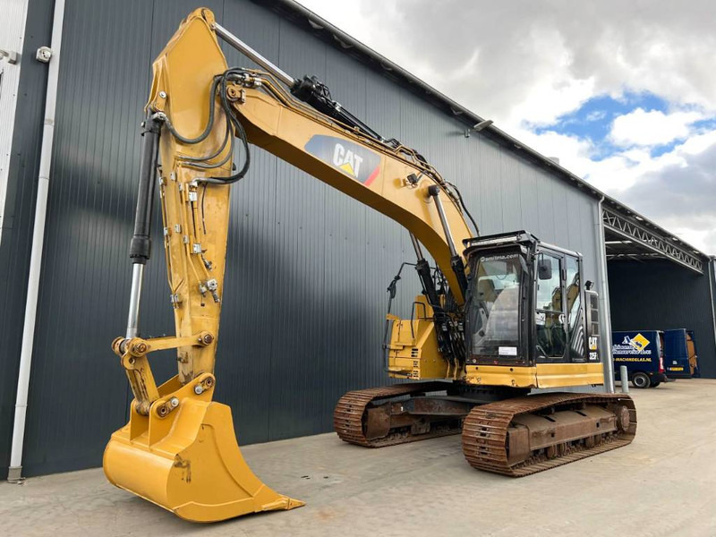 Cat 325F LCR - Lánctalpas kotró: 1 kép. Cat 325F LCR - Lánctalpas kotró: 1 kép.