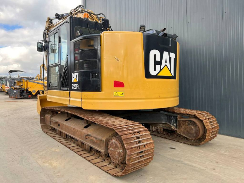 Cat 325F LCR - Lánctalpas kotró: 2 kép. Cat 325F LCR - Lánctalpas kotró: 2 kép.