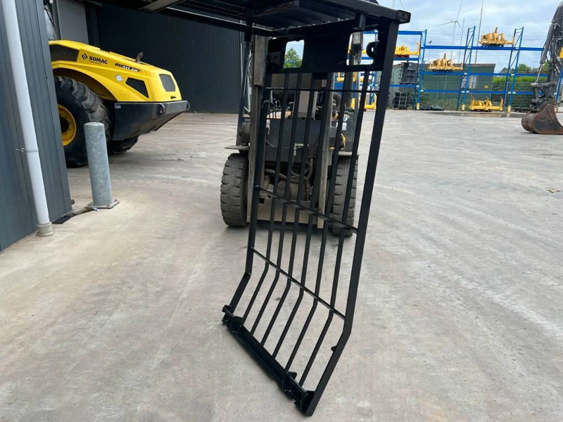 Cat 345C Guard - Fülke és belső tér - Építőipari gépek: 3 kép. Cat 345C Guard - Fülke és belső tér - Építőipari gépek: 3 kép.