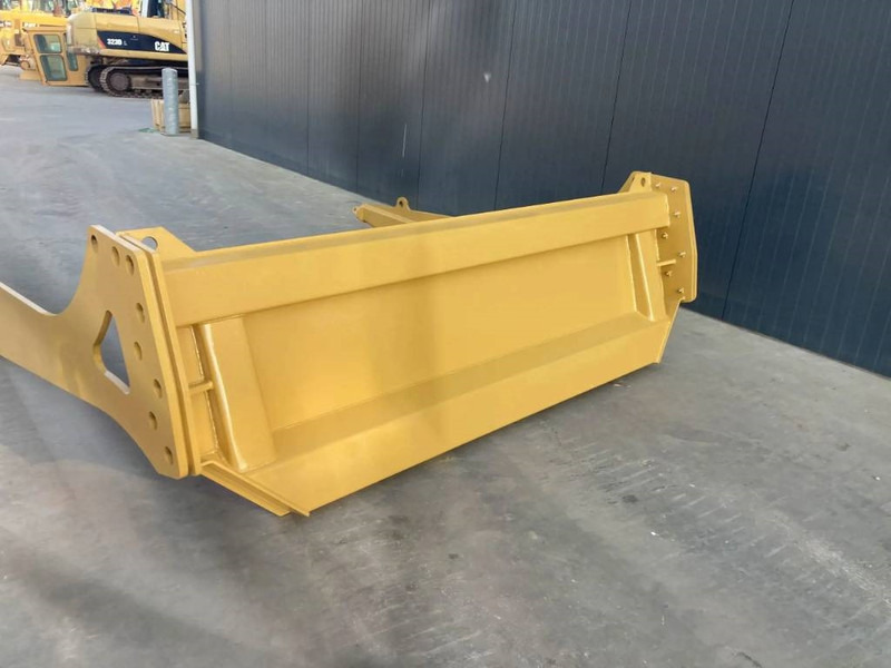 Cat 730 NG - Emelőhátfal - Építőipari gépek: 3 kép. Cat 730 NG - Emelőhátfal - Építőipari gépek: 3 kép.