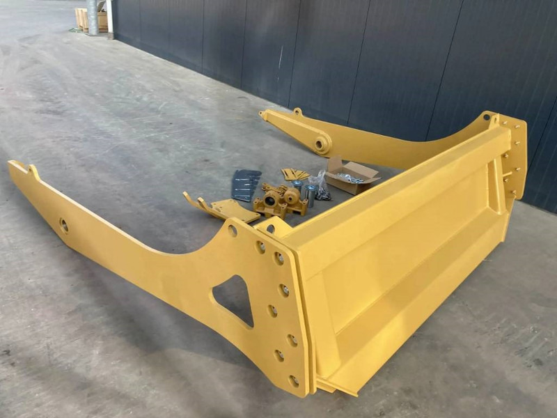 Cat 730 NG - Emelőhátfal - Építőipari gépek: 4 kép. Cat 730 NG - Emelőhátfal - Építőipari gépek: 4 kép.