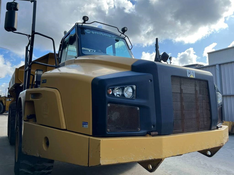 Csuklós dömper Cat 735 | 735B: 14 kép. Csuklós dömper Cat 735 | 735B: 14 kép.