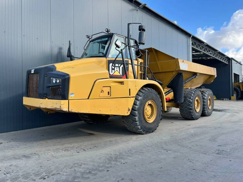 Cat 735 | 735B - Csuklós dömper: 1 kép. Cat 735 | 735B - Csuklós dömper: 1 kép.