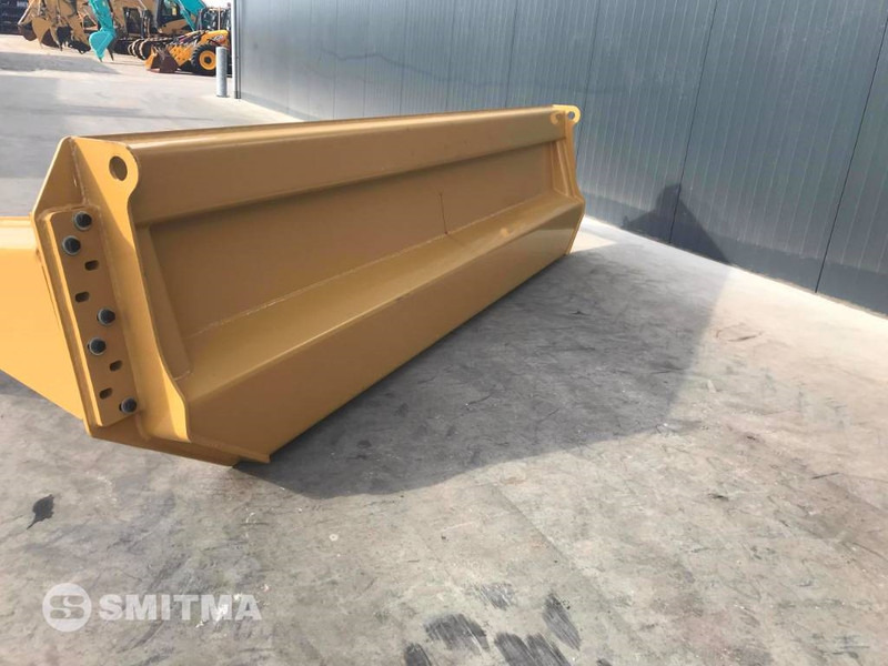 Cat 740 - Emelőhátfal - Építőipari gépek: 2 kép. Cat 740 - Emelőhátfal - Építőipari gépek: 2 kép.
