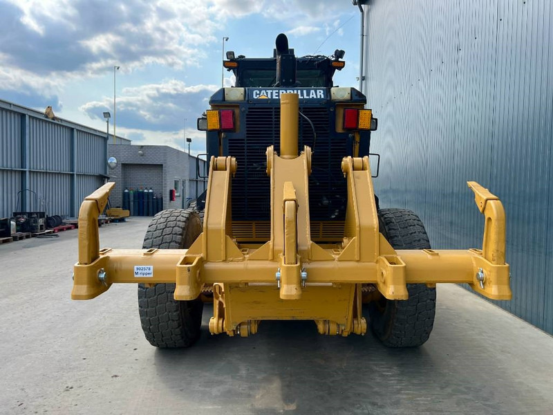 Cat 740B - Csuklós dömper: 4 kép. Cat 740B - Csuklós dömper: 4 kép.