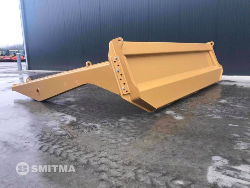Cat 745 - Emelőhátfal - Építőipari gépek: 2 kép. Cat 745 - Emelőhátfal - Építőipari gépek: 2 kép.