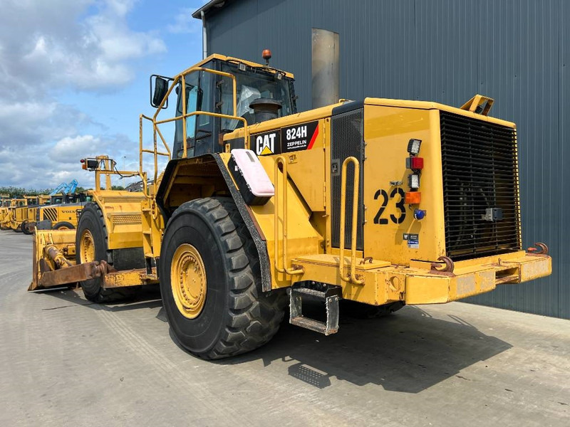 Cat 824H - Buldózer: 3 kép. Cat 824H - Buldózer: 3 kép.